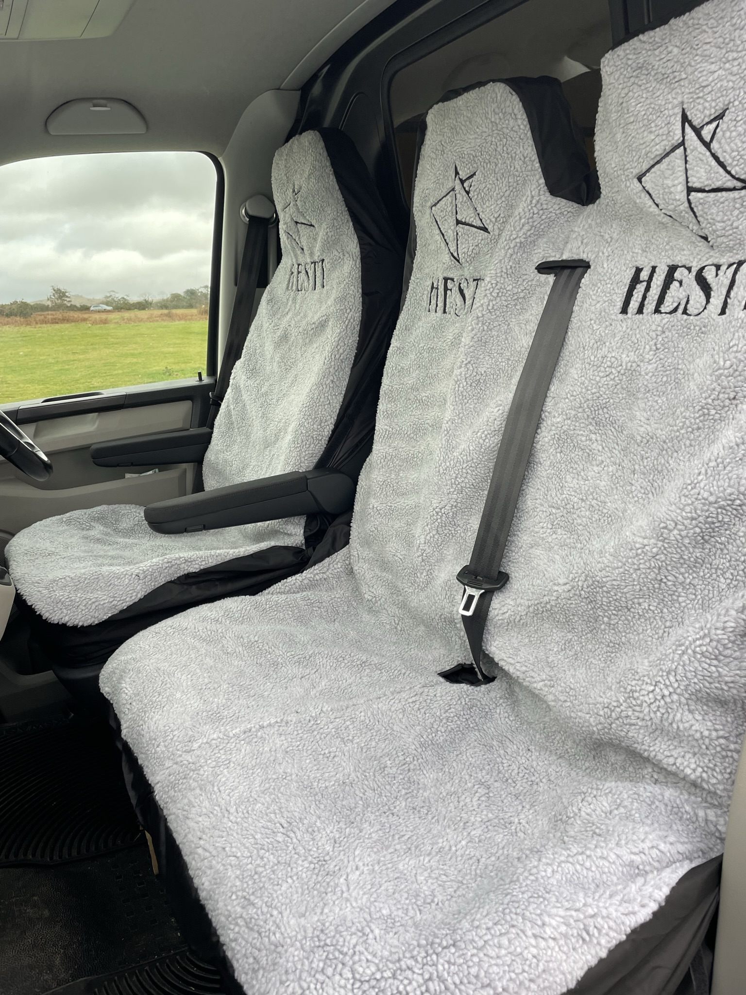 Season Guard Terry Cloth Sweat Towel Seat Cover; Carseat Towel Protector; Great For Gym Workout; Waterproof; Universal Fit For Car SUV Van Truck; EZ Fit; Non Slip Grip; Machine Washable; 2pc Tan - Foto 7